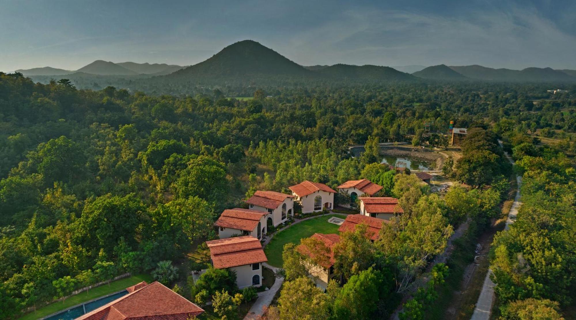 Bhanu The Fern Forest Resort & Spa, Jambughoda Exterior foto